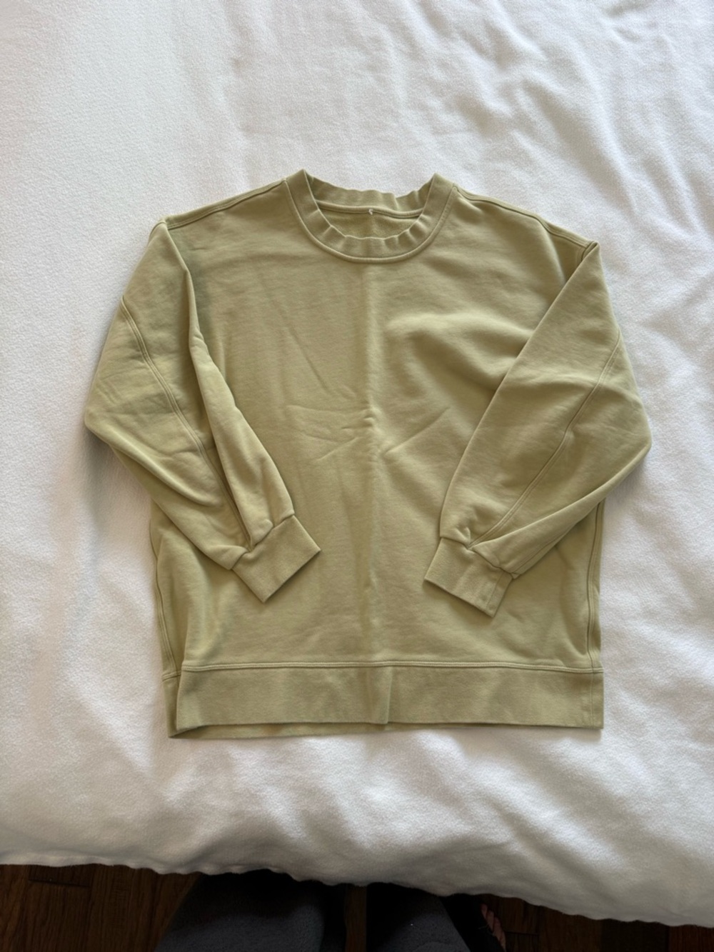 lululemon athletica perfectly oversized crew dew green